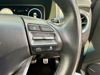 Hyundai KONA 39kWh SE Connect Auto 5dr (10.5kW Charger)