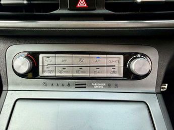Hyundai KONA 39kWh SE Connect Auto 5dr (10.5kW Charger)