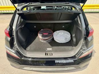 Hyundai KONA 39kWh SE Connect Auto 5dr (10.5kW Charger)