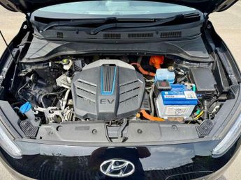 Hyundai KONA 39kWh SE Connect Auto 5dr (10.5kW Charger)