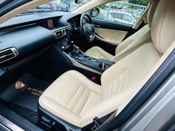 Lexus IS 300H PREMIER