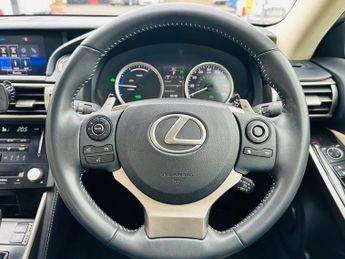 Lexus IS 300H PREMIER