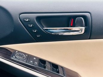 Lexus IS 300H PREMIER