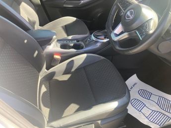 Nissan Juke 1.6 N-Connecta SUV 5dr Petrol Hybrid Auto Euro 6 (143 ps)