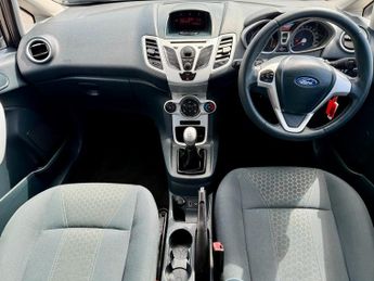Ford Fiesta ZETEC TWO KEYS+ISOFIX+USB & AUX