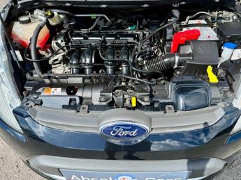 Ford Fiesta ZETEC TWO KEYS+ISOFIX+USB & AUX