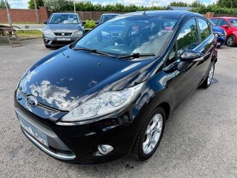 Ford Fiesta ZETEC TWO KEYS+ISOFIX+USB & AUX