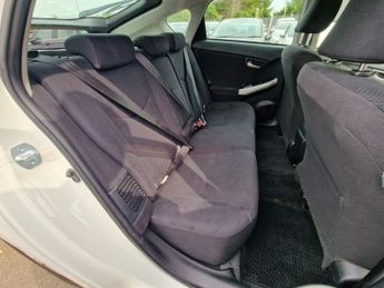Toyota Prius 1.8 Hybrid VVT-h CVT 5dr