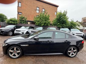 Jaguar XE D R-SPORT