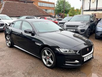Jaguar XE D R-SPORT