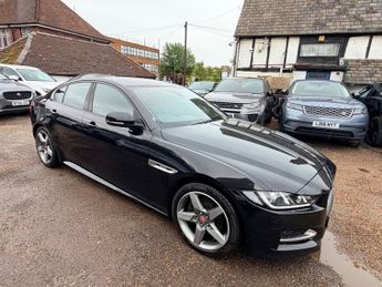 Jaguar XE D R-SPORT