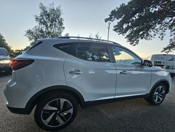 MG ZS TROPHY CONNECT