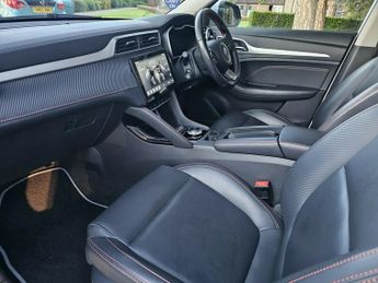 MG ZS TROPHY CONNECT