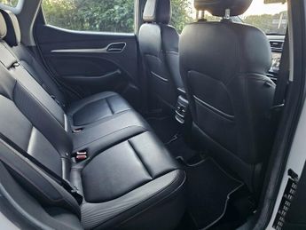 MG ZS TROPHY CONNECT