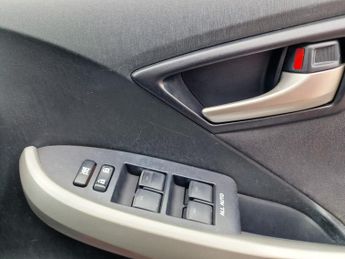 Toyota Prius 1.8 Hybrid VVT-h Active 5dr CVT
