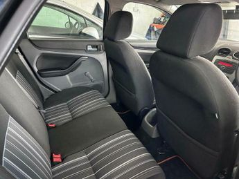 Ford Focus 1.6 Style 5dr