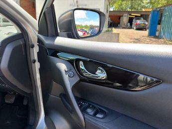 Nissan Qashqai 1.2 DIG-T n-tec+ XTRON 2WD Euro 5 (s/s) 5dr