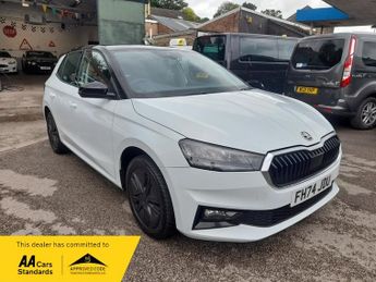 Skoda Fabia DESIGN EDITION TSI DSG, CAR PLAY, 1 OWNER,WHITE, AUTO,