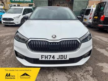 Skoda Fabia DESIGN EDITION TSI DSG, CAR PLAY, 1 OWNER,WHITE, AUTO,