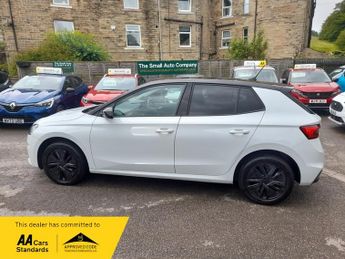Skoda Fabia DESIGN EDITION TSI DSG, CAR PLAY, 1 OWNER,WHITE, AUTO,