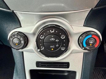 Ford Fiesta ZETEC CAMBELT+BLUETOOTH+TWO KEYS