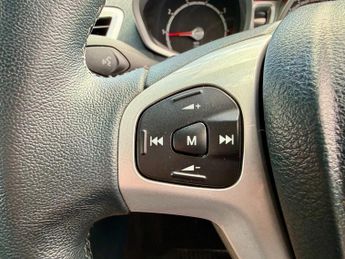 Ford Fiesta ZETEC CAMBELT+BLUETOOTH+TWO KEYS