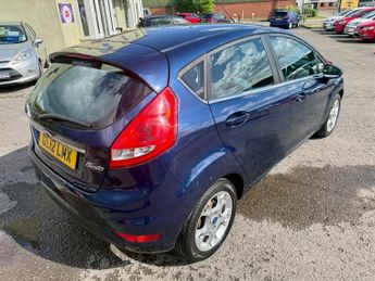 Ford Fiesta ZETEC AIRCON+TWO KEYS+ISOFIX