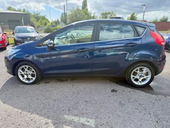 Ford Fiesta ZETEC AIRCON+TWO KEYS+ISOFIX