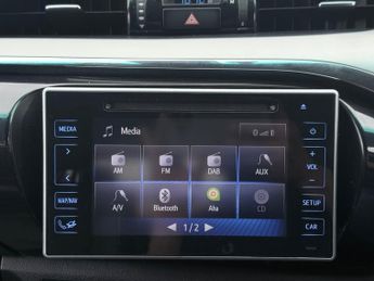 Toyota Hilux INVINCIBLE X 4WD D-4D DCB
