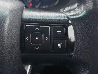 Toyota Hilux INVINCIBLE X 4WD D-4D DCB