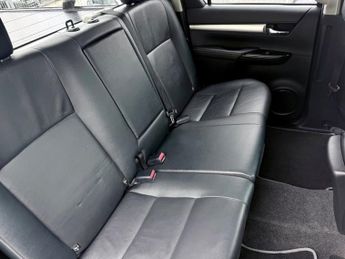 Toyota Hilux INVINCIBLE X 4WD D-4D DCB