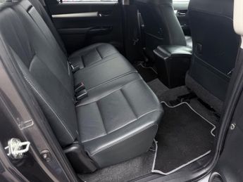 Toyota Hilux INVINCIBLE X 4WD D-4D DCB