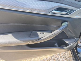 BMW 5 SERIES 530E M SPORT