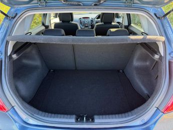 Kia Ceed 1.6 CRDi 3 Hatchback 5dr Diesel Auto Euro 5 (113 bhp)