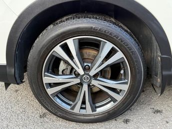 Nissan Qashqai 1.2 DIG-T N-Connecta XTRON Euro 6 5dr 113BHP