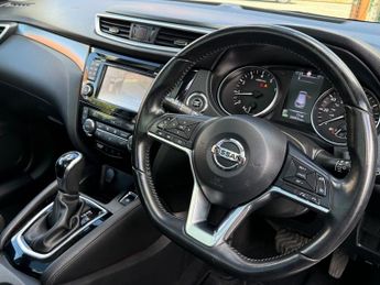 Nissan Qashqai 1.2 DIG-T N-Connecta XTRON Euro 6 5dr 113BHP