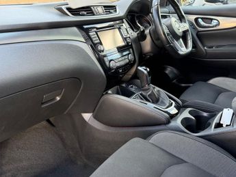 Nissan Qashqai 1.2 DIG-T N-Connecta XTRON Euro 6 5dr 113BHP