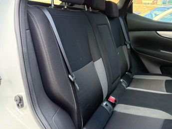 Nissan Qashqai 1.2 DIG-T N-Connecta XTRON Euro 6 5dr 113BHP