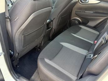 Nissan Qashqai 1.2 DIG-T N-Connecta XTRON Euro 6 5dr 113BHP