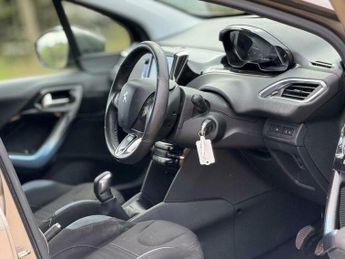 Peugeot 208 1.6 e-HDi Allure Euro 5 (s/s) 5dr
