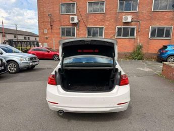BMW 3 SERIES 2.0 318d SE Auto Euro 5 (s/s) 4dr