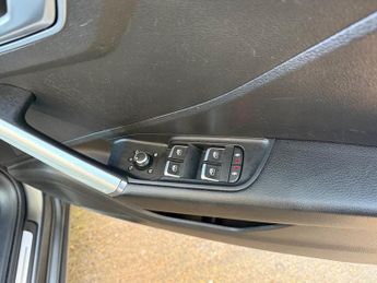 Audi Q2 1.5 TFSI CoD 35 S line SUV 5dr Petrol S Tronic Euro 6 (s/s) (150