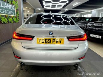 BMW 3 SERIES 318d SE [3X SERVICES, SAT NAV, LEATHER, HEATED SEATS & REVERSE C
