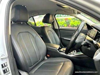 BMW 3 SERIES 318d SE [3X SERVICES, SAT NAV, LEATHER, HEATED SEATS & REVERSE C