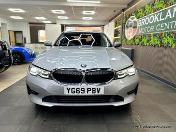 BMW 3 SERIES 318d SE [3X SERVICES, SAT NAV, LEATHER, HEATED SEATS & REVERSE C