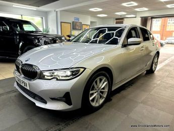 BMW 3 SERIES 318d SE [3X SERVICES, SAT NAV, LEATHER, HEATED SEATS & REVERSE C