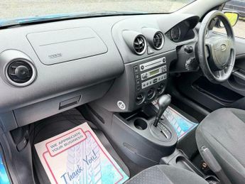 Ford Fiesta 1.6 Ghia 5dr