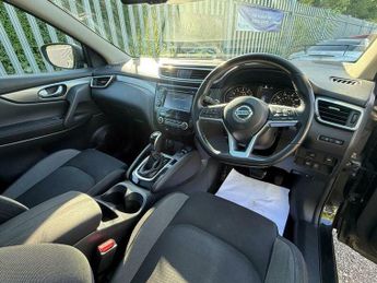 Nissan Qashqai 1.2 DIG-T N-Connecta XTRON Euro 6 (s/s) 5dr