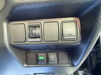 Nissan Qashqai 1.2 DIG-T N-Connecta XTRON Euro 6 (s/s) 5dr