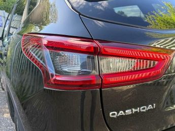 Nissan Qashqai 1.2 DIG-T N-Connecta XTRON Euro 6 (s/s) 5dr